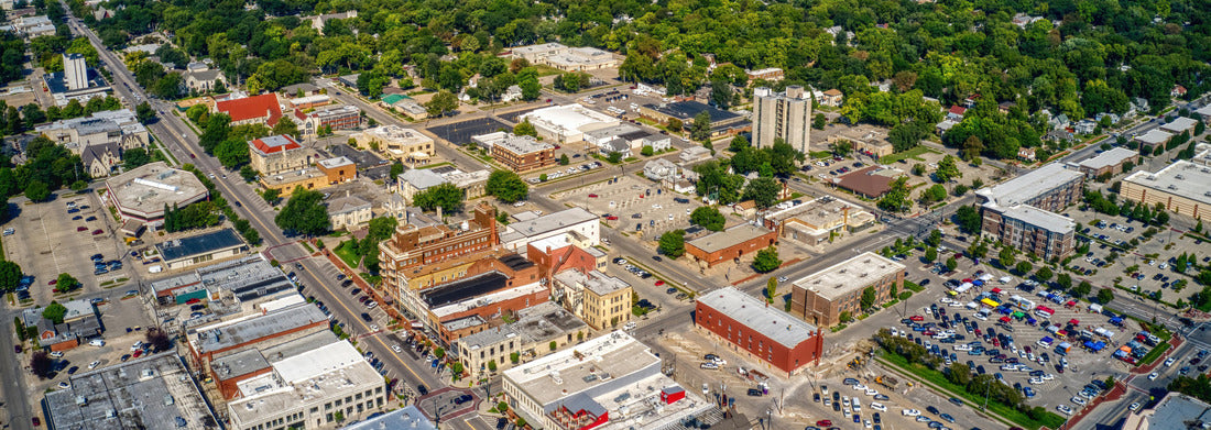 Noah Jigsaw Puzzle Aerial View of the College Town of Manhattan, Kansas in Summer panorama 1000 pieces