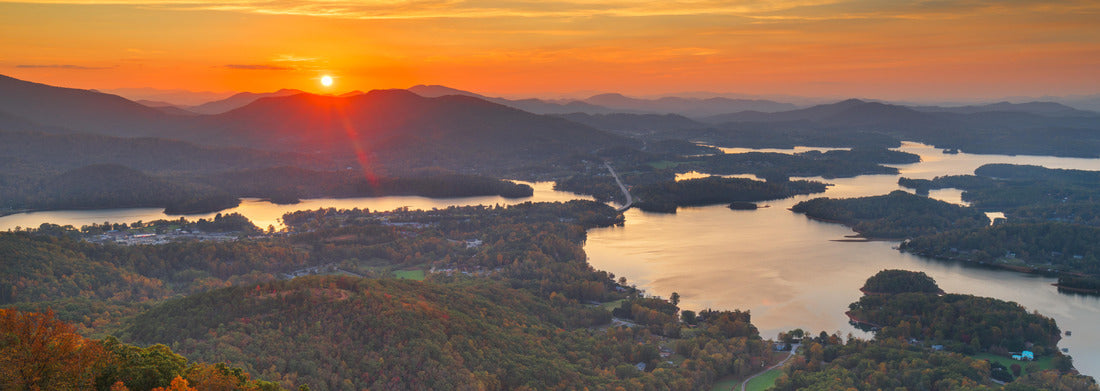 Noah Jigsaw Puzzle Hiawassee, Georgia, USA landscape with Chatuge Lake in early fall at dusk panorama 1000 pieces