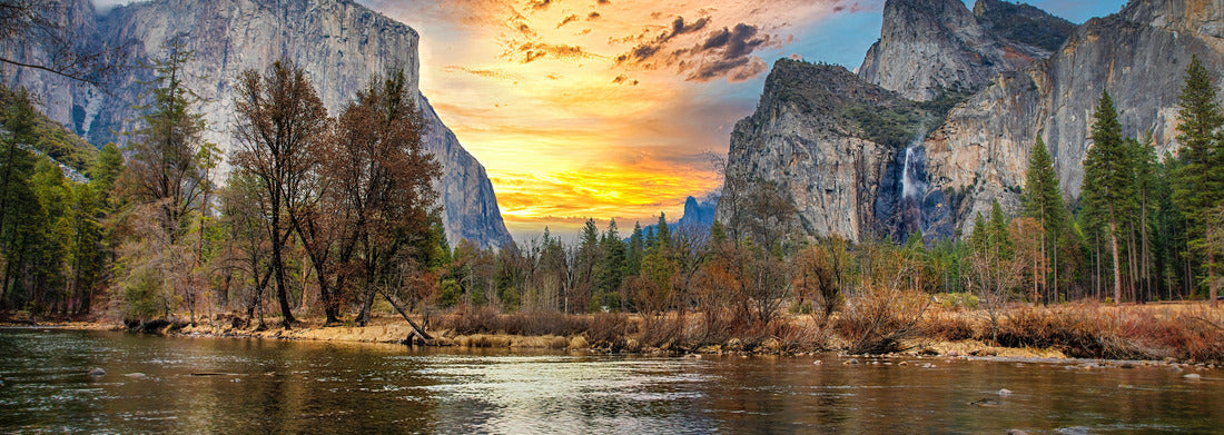 Noah Jigsaw Puzzle Scenic panoramic view of famous Yosemite Valley with El Capitan rock climbing summit and idyllic Merced river on a beautiful day with blue sky in summer, Yosemite National Park, California, USA panorama 1000 pieces
