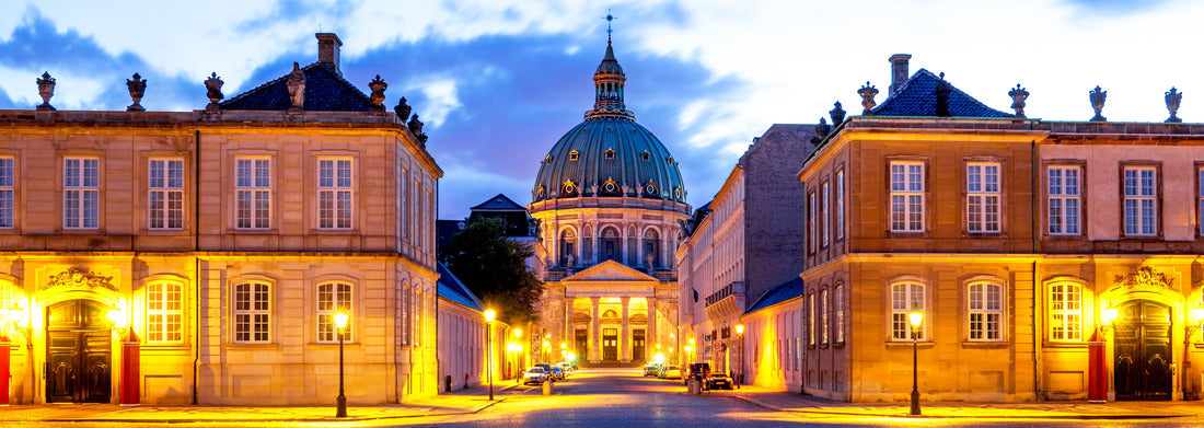 Noah Jigsaw Puzzle Amalienborg at blue hour in Copenhagen, Denmark panorama 1000 pieces