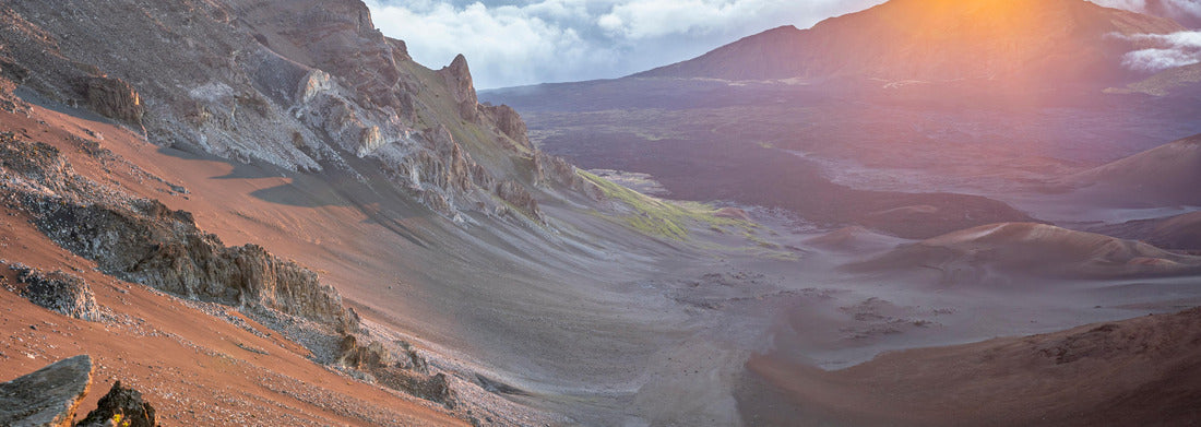 Noah Jigsaw Puzzle Viewing a breathtaking morning sunrise over a dormant volcano at Haleakala National Park in Haleakala, Maui, Hawaii panorama 1000 pieces