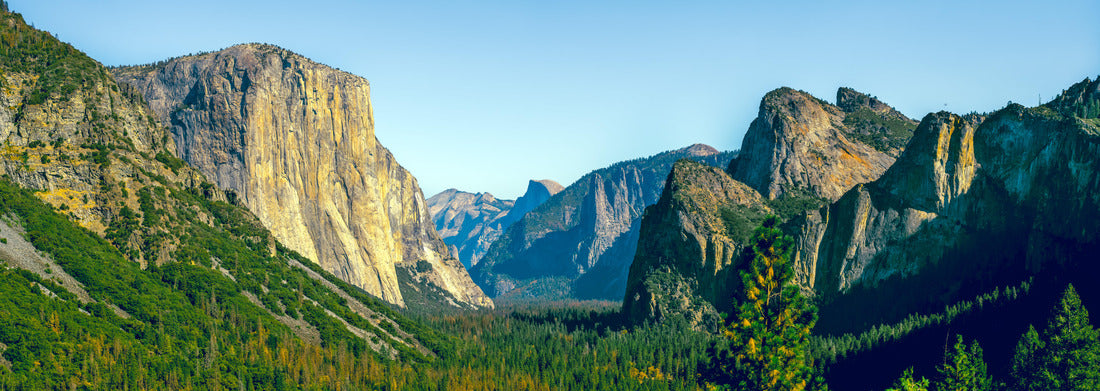 Noah Jigsaw Puzzle Classic Valley view in Yosemite National Park, California. The must-go attraction for tourists visiting California. Half dome panorama 1000 pieces