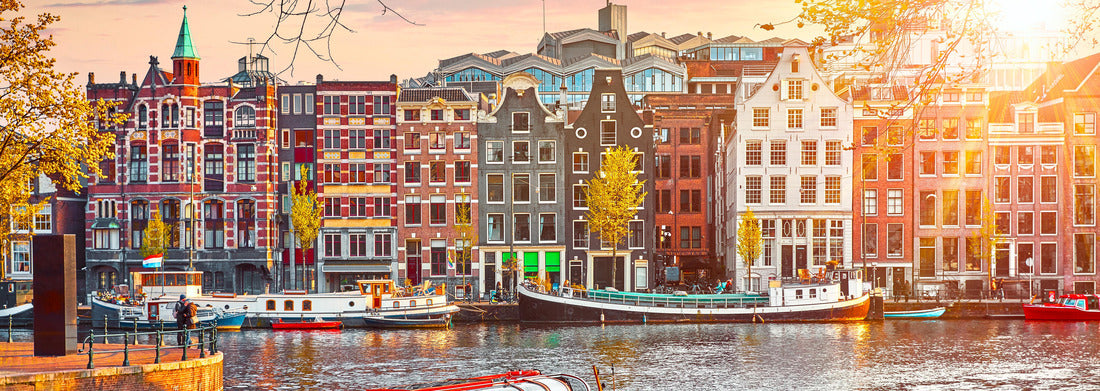 Noah Jigsaw Puzzle The canal in Amsterdam Netherlands houses the Amstel River. Landmarks of the old European city. Spring landscape. panorama 1000 pieces