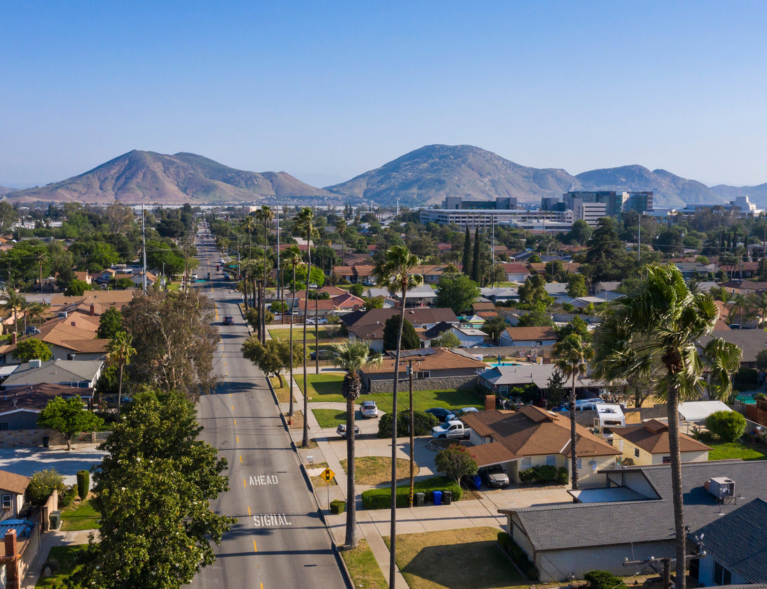 Noah Jigsaw Puzzle Daytime aerial view of the city center of Fontana, California 1000 pieces