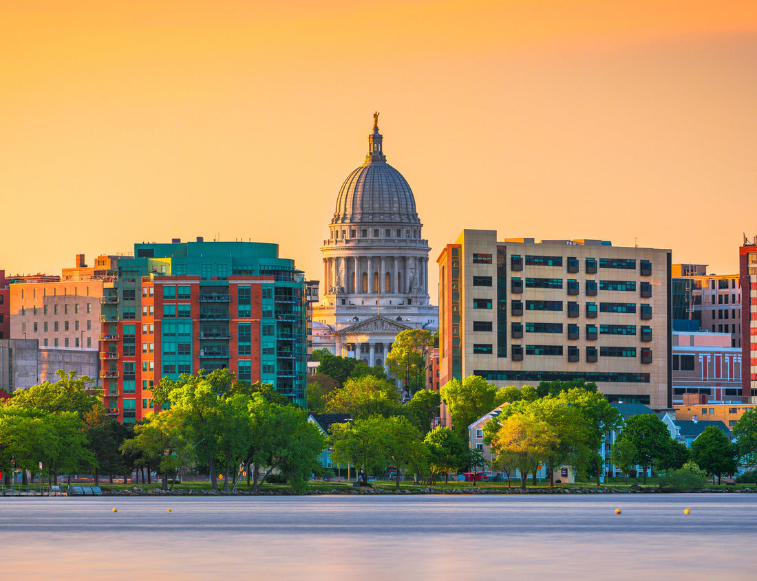Noah Jigsaw Puzzle Madison, Wisconsin, USA downtown skyline at dusk on Lake Monona 1000 pieces