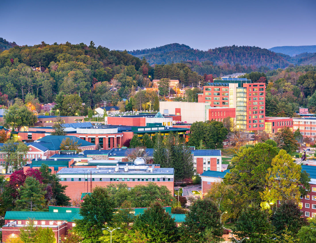 Noah Jigsaw Puzzle Boone, North Carolina, USA Campus und City Skyline bei Dämmerung 1000 pieces