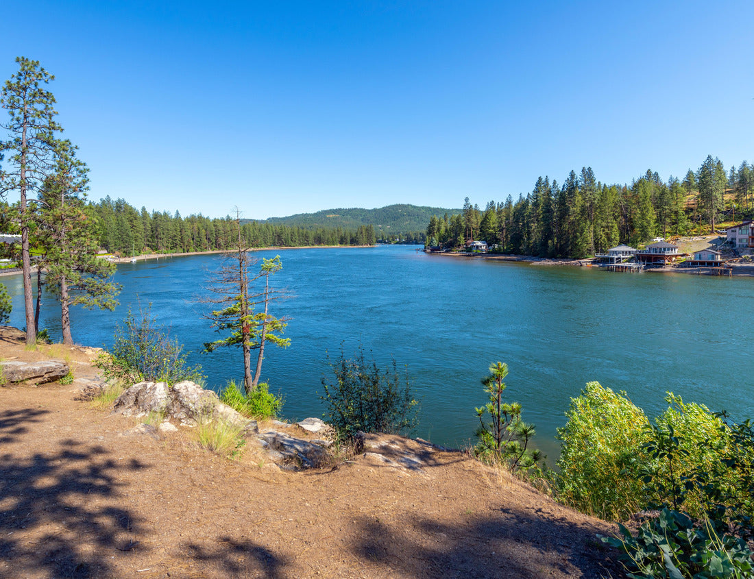 Noah Jigsaw Puzzle Der Spokane Fluss in Post Falls, Idaho, mit Häusern am Ufer nahe dem Black Bay Park an einem Sommertag 1000 pieces