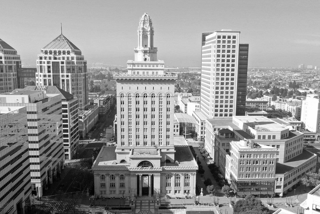 City Hall of Oakland, California 2000pc PuzzleBlack and White