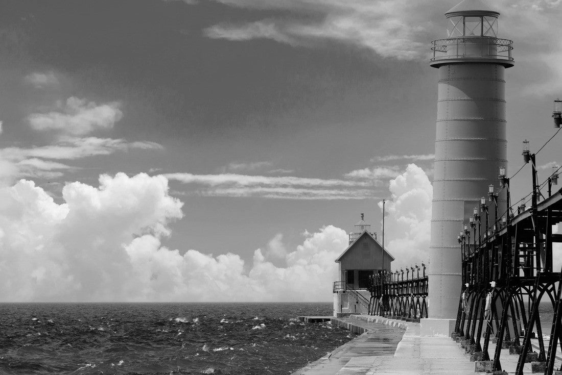 Noah Jigsaw Puzzle Grand Haven South Pierhead Inner Light, built in 1905, Lake Michigan, MI, USA in black white 2000 pieces