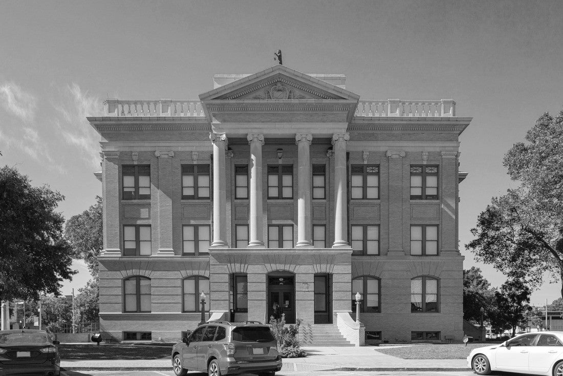 Williamson County Courthouse in Georgetown, Texas, USA 2000pc PuzzleBlack and White