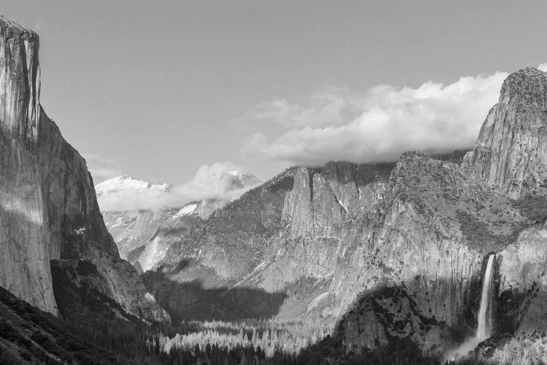 Beautiful Yosemite National Park landscapes, California 2000pc PuzzleBlack and White