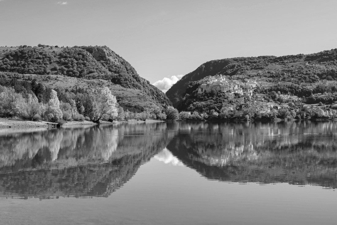 Abruzzo, Lazio and Molise National Park (Italy) - Autumn with foliage in the nature reserve of the mountains, with small towns, Barrea Lake, Camosciara and Val Fondillo landmark 2000pc PuzzleBlack and White
