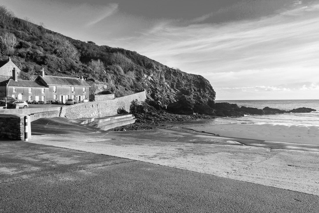 Noah Jigsaw Puzzle The beach at East Porchland in Cornwall, England, UK, Europe in black white 2000 pieces