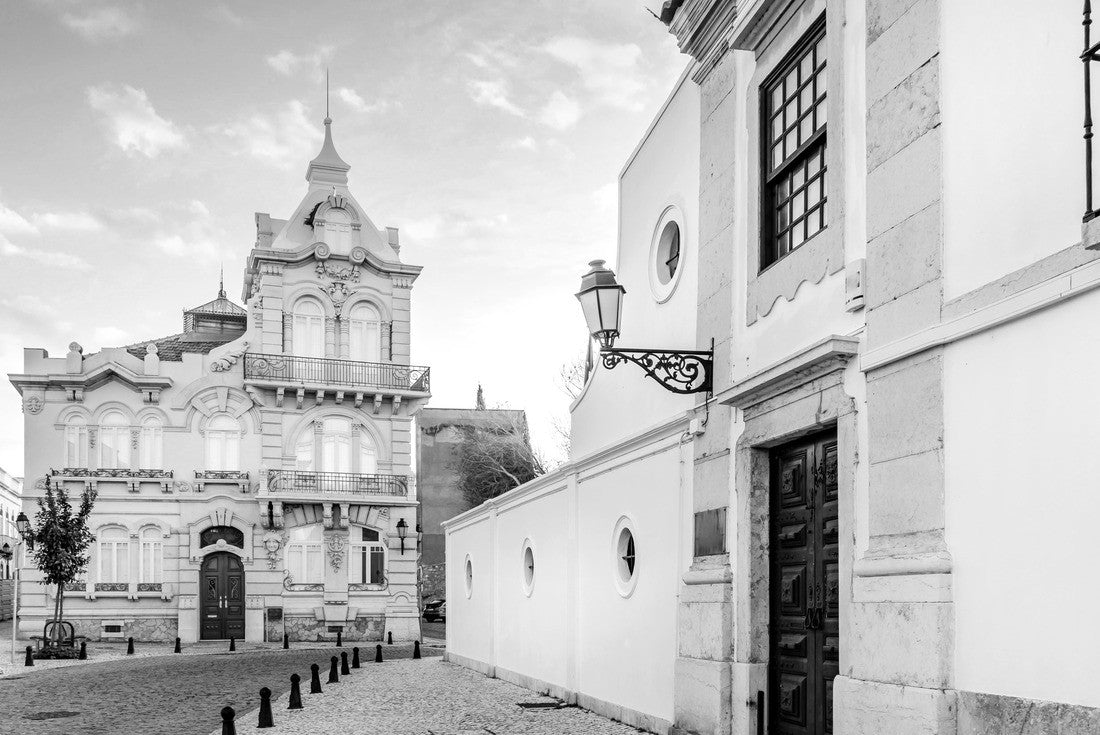 Beautiful Belmarco Mansion in the city center of Faro, Algarve, Portugal 2000pc PuzzleBlack and White