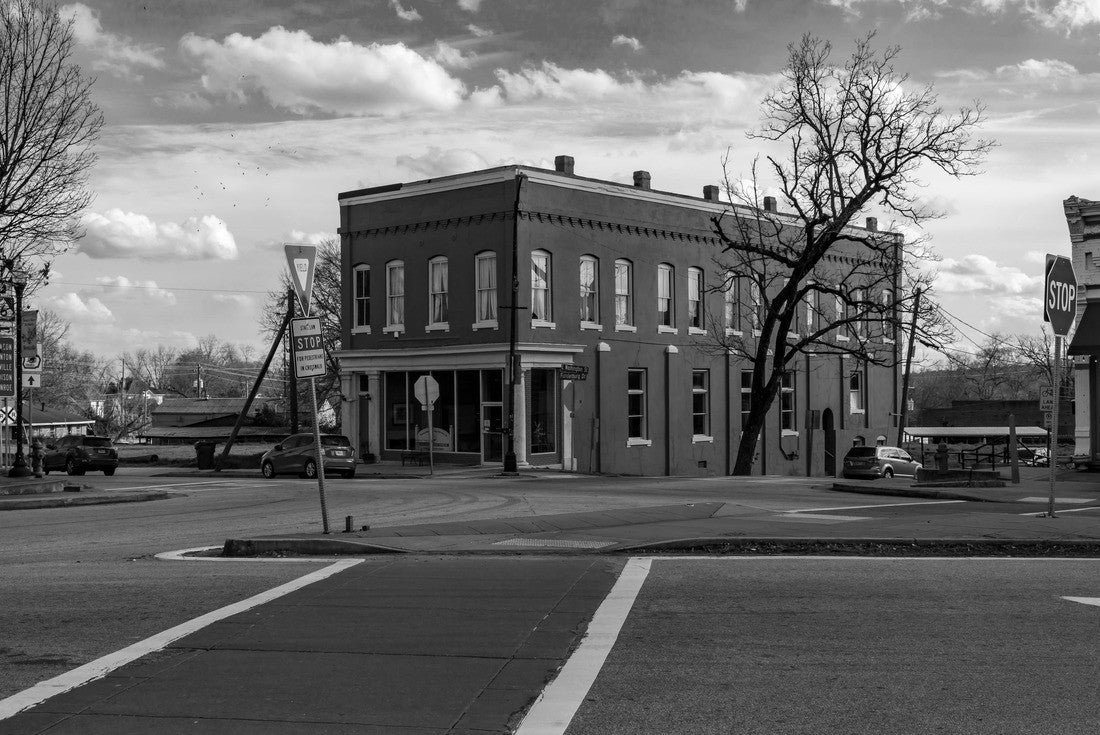 Monticello Georgia USA 2000pc PuzzleBlack and White
