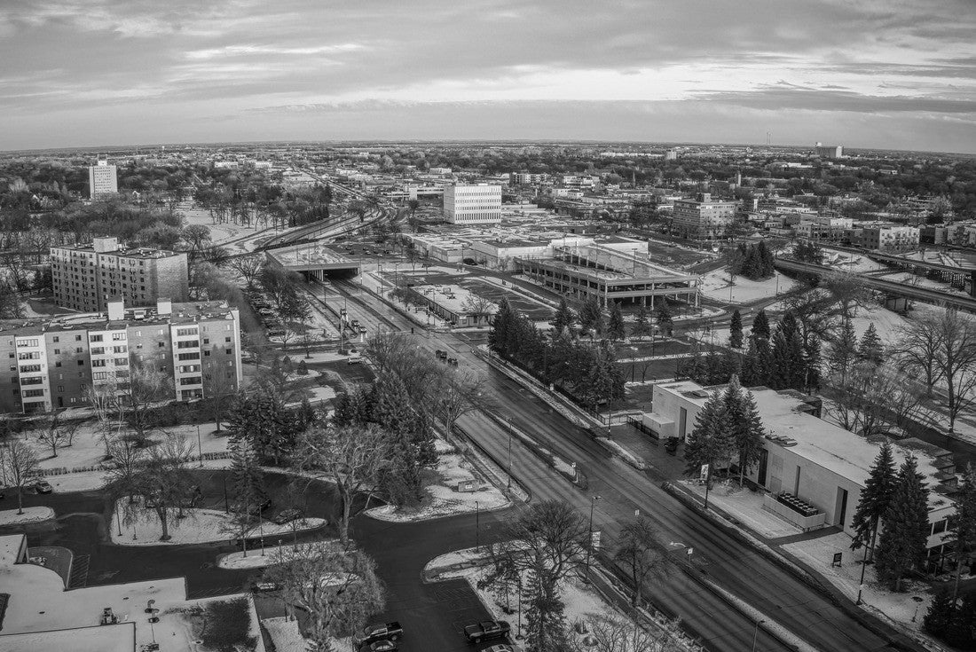 Downtown Moorhead, Minnesota at Dusk 2000pc PuzzleBlack and White