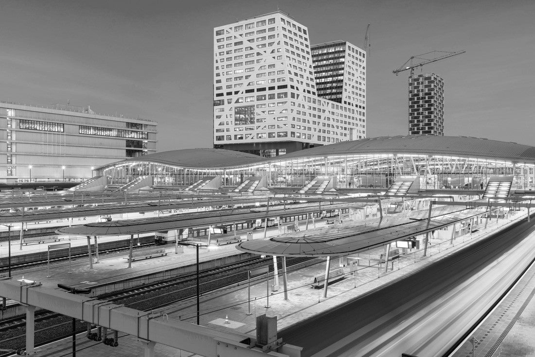 Utrecht, Netherlands cityscape over train station platforms at dawn 2000pc PuzzleBlack and White
