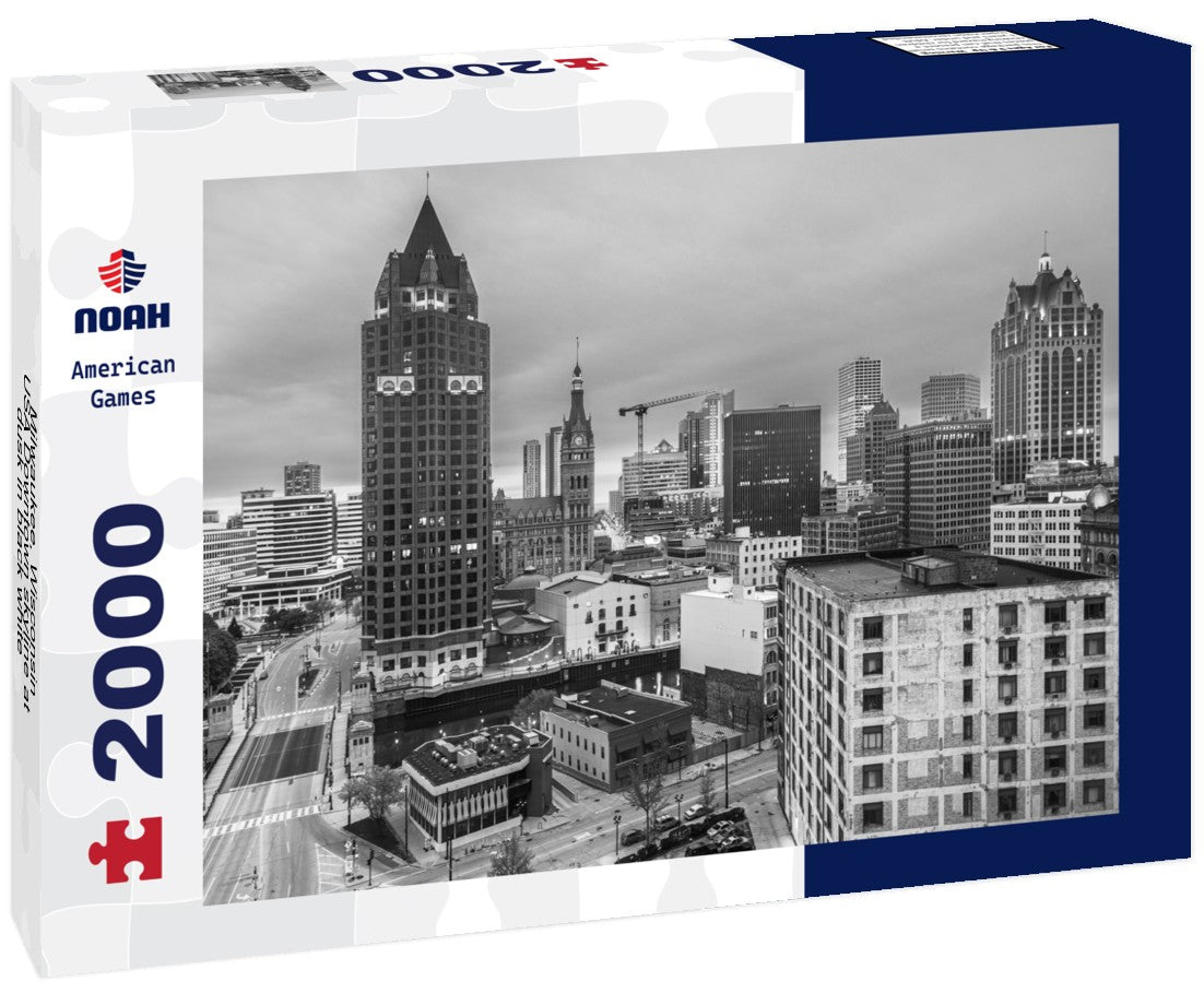 Milwaukee, Wisconsin, USA Downtown skyline at dusk 2000pc PuzzleBlack and White