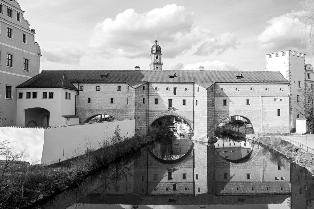 The so-called Stadtspectacles - an old bridge that was originally part of the city fortifications, whose arches were reflected in the river waters and looked like a spectacle, Amberg, Germany 2000pc PuzzleBlack and White