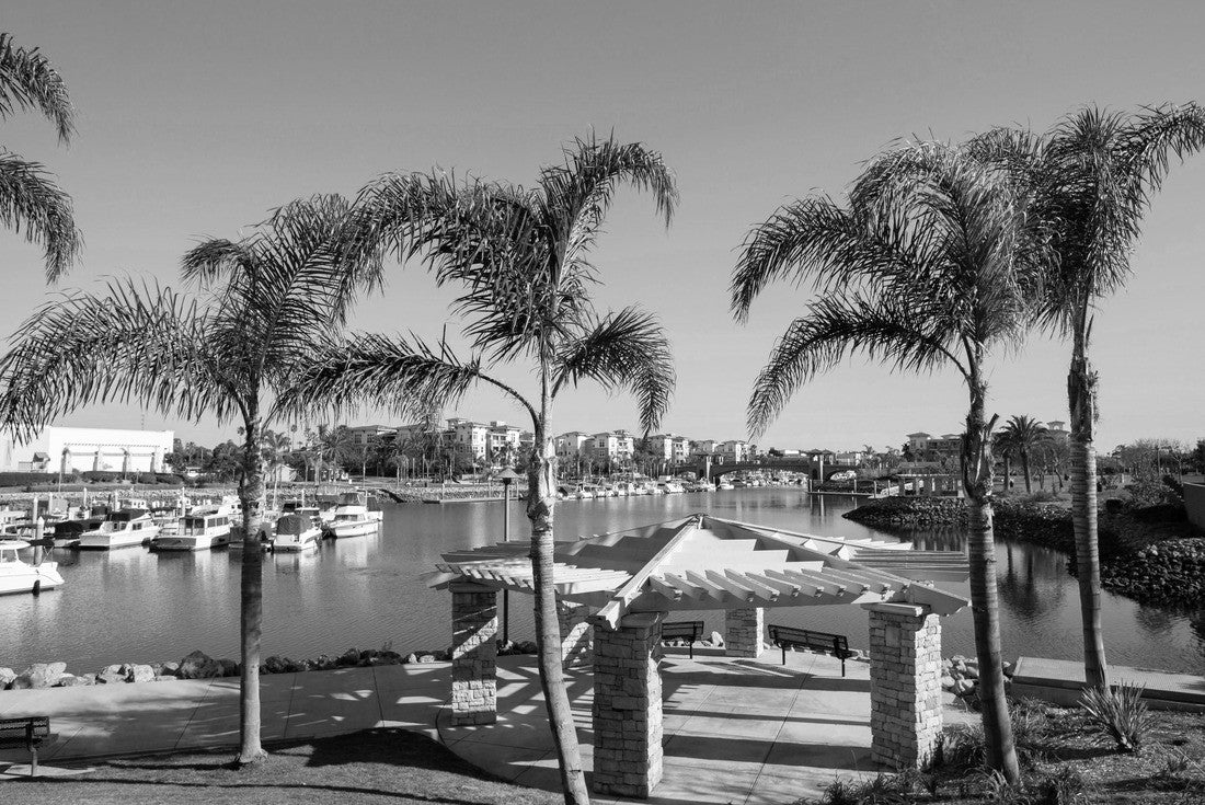 Day time view of the coastal skyline of Oxnard, California, USA 2000pc PuzzleBlack and White