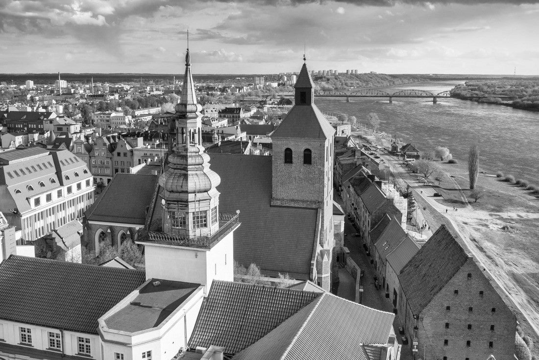 Grudziadz city over the Vistula in the afternoon sun. Poland 2000pc PuzzleBlack and White