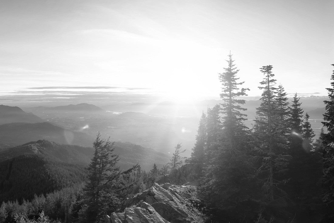 the Fraser Valley at a colorful, cloudy sunset. From Elk Mountain in Chilliwack, east of Vancouver, British Columbia, Canada 2000pc PuzzleBlack and White