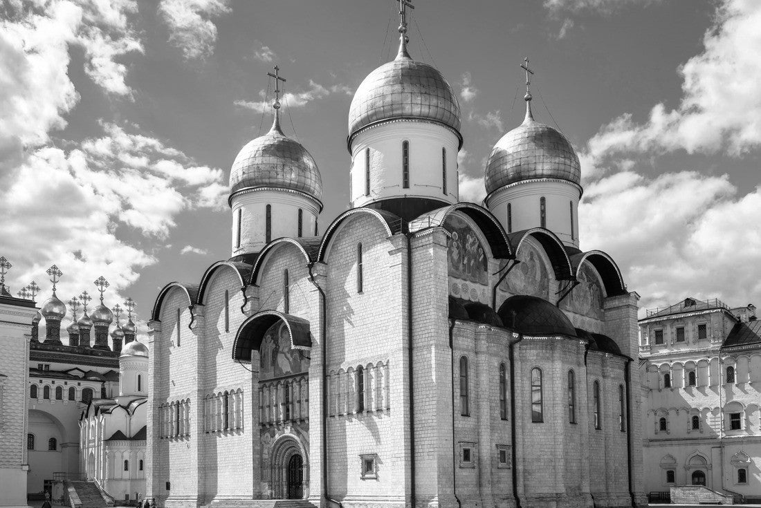 Noah Jigsaw Puzzle Dormition Cathedral (Assumption) inside Moscow Kremlin, Russia. It is famous landmark of Moscow. Russian Orthodox cathedral decorated with ancient frescoes. Old church in Moscow center in summer in black white 2000 pieces