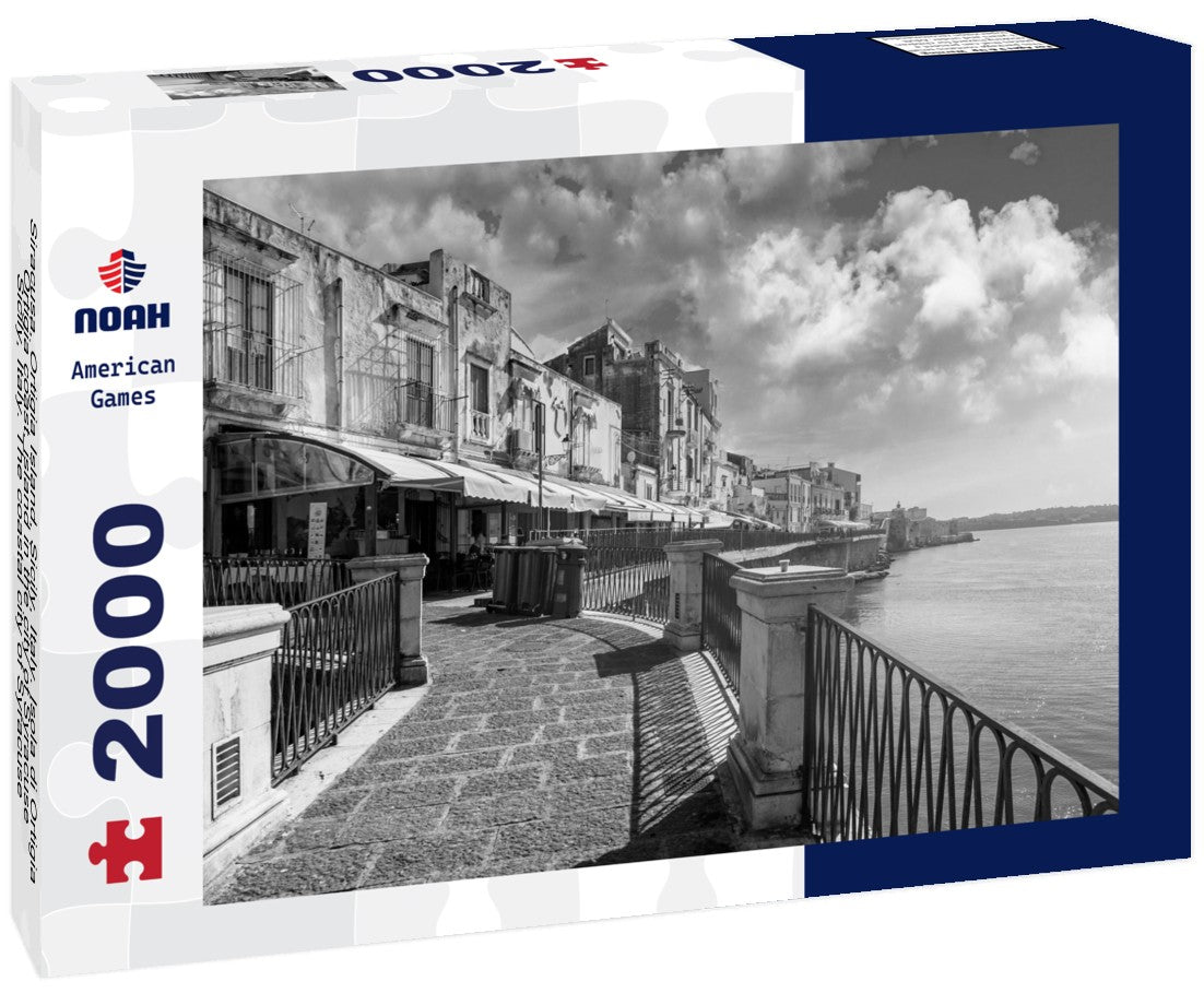 Siracusa, Ortigia Island, Sicily, Italy. Isola di Ortigia, Ortigia coast, island in the city of Syracuse, Sicily, Italy. The coastal city of Syracuse, Sicily and the old island of Ortigia 2000pc PuzzleBlack and White