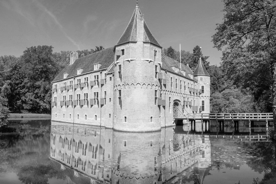 Monumental castle in Apeldoorn, surrounded by a moat 2000pc PuzzleBlack and White