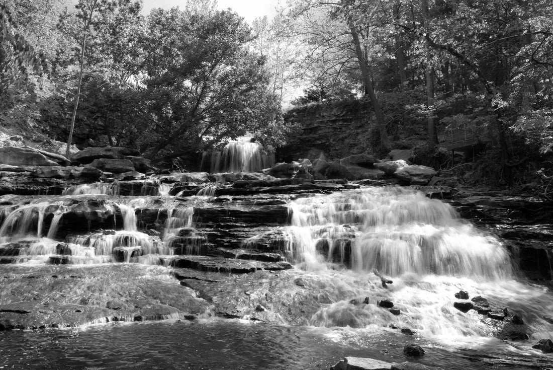 Waterfall in Bella Vista, Arkansas 2000pc PuzzleBlack and White