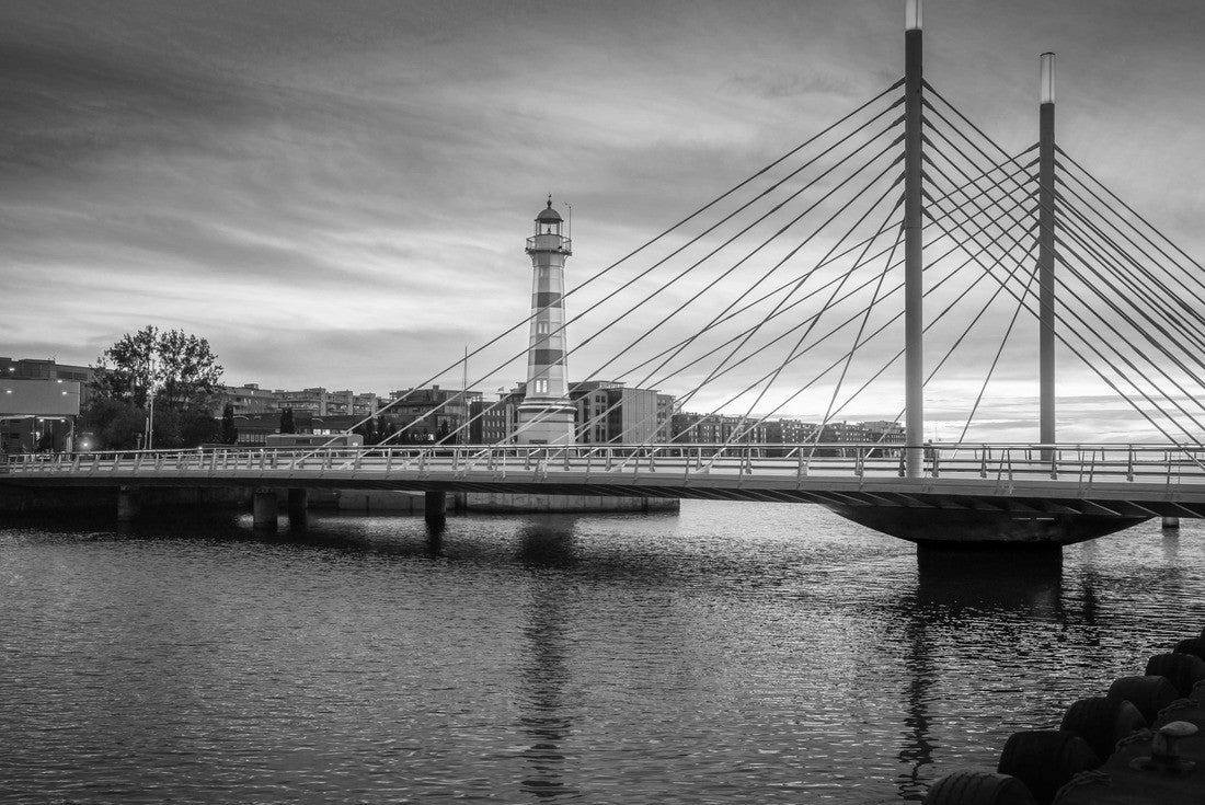 Malmo Old Light House and University Bridge at sunset - Malmo, Sweden 2000pc PuzzleBlack and White