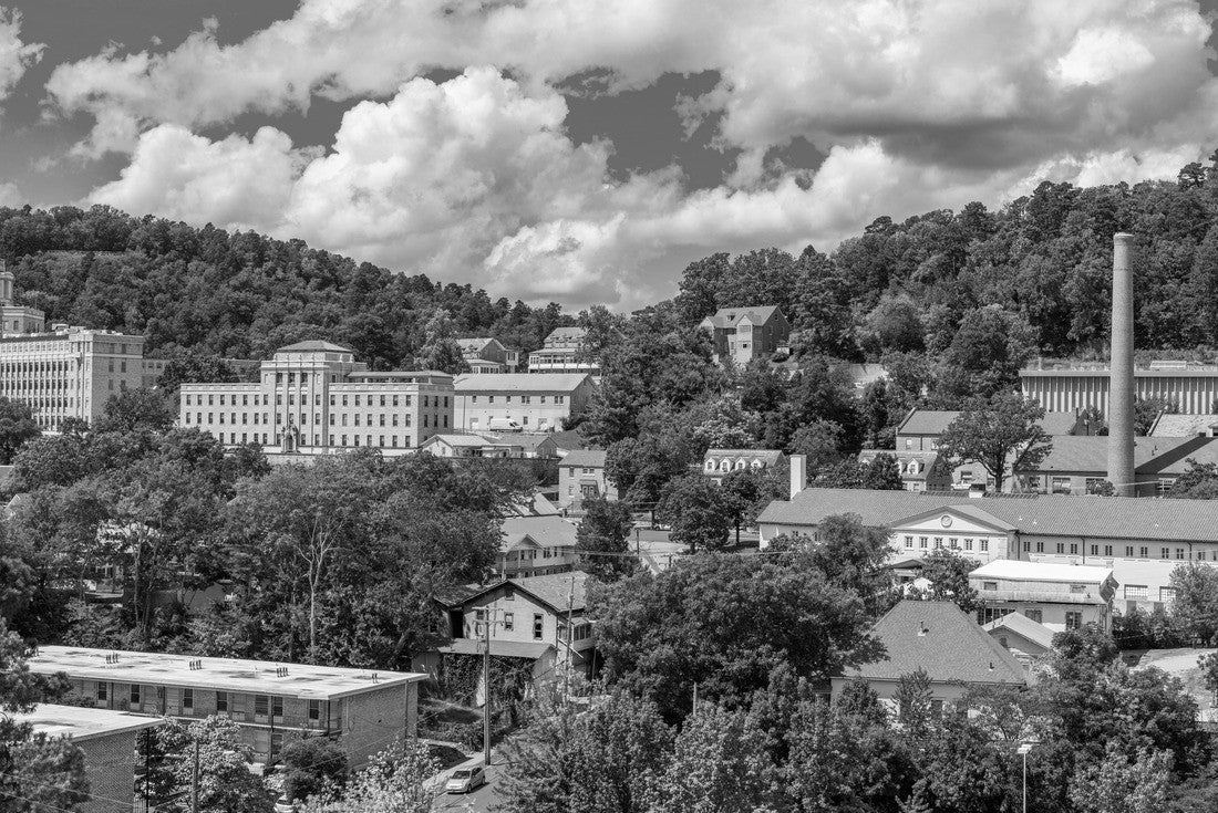 Hot Springs, Arkansas, USA City Skyline in the mountains 2000pc PuzzleBlack and White