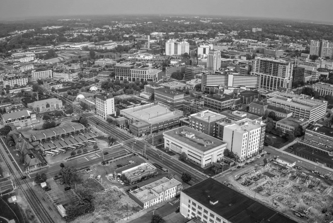 Aerial View of Kalamazoo, Michigan during Summer Twilight 2000pc PuzzleBlack and White
