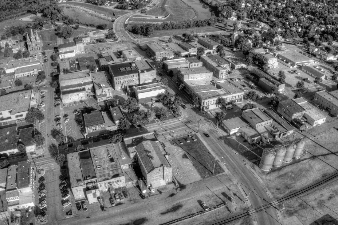 Crookston is a small town in the grasslands of northwestern Minnesota on Red Lake 2000pc PuzzleBlack and White