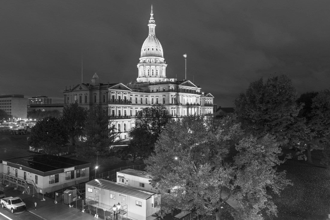 Lansing, Michigan, USA at the Michigan State Capitol in the evening 2000pc PuzzleBlack and White