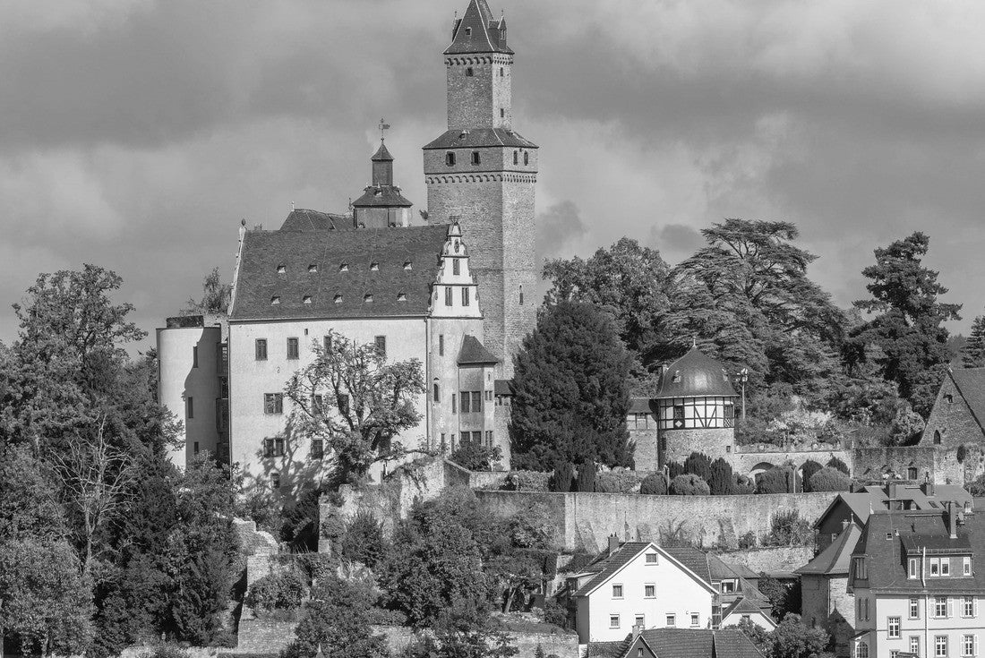 the old town and castle of Kronberg im Taunus, Germany 2000pc PuzzleBlack and White