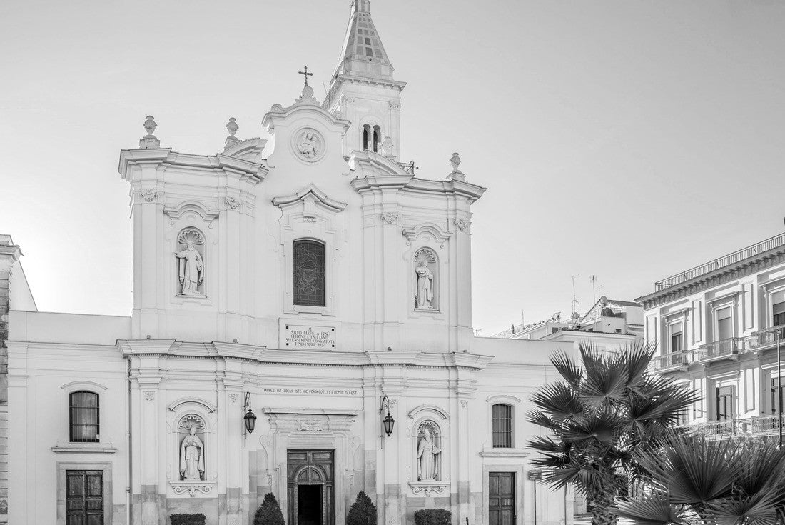 Church of Madonna sel Carmine in the streets of Cerignola, Italy 2000pc PuzzleBlack and White