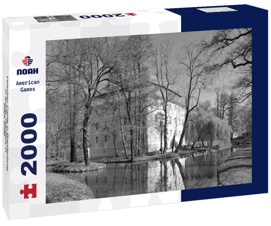 Vetschau Castle in Brandenburg in spring, Germany 2000pc PuzzleBlack and White
