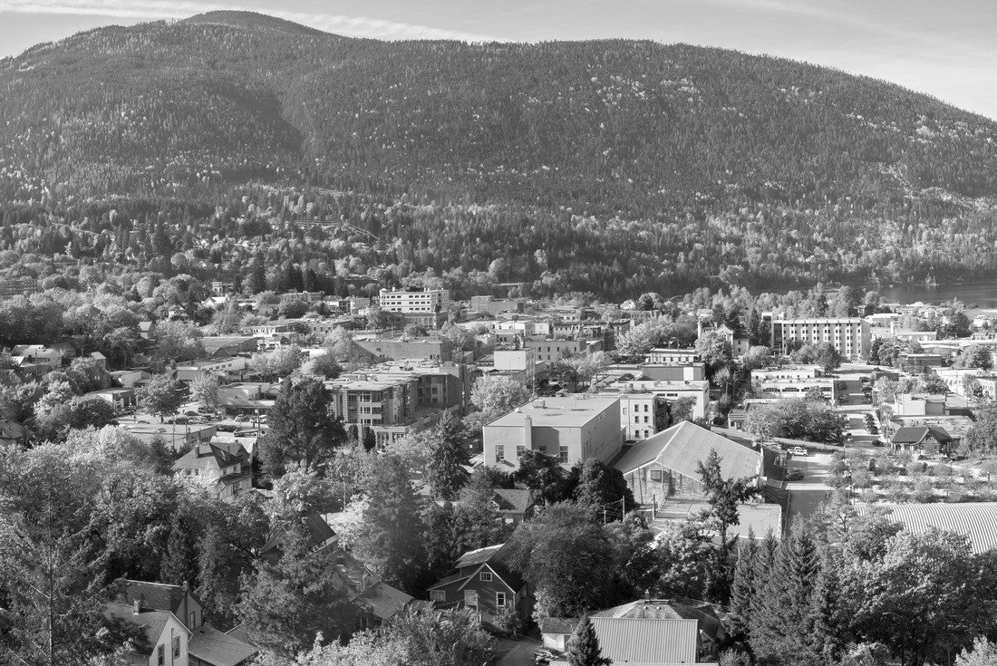 Nelson City BC Autumn. Nelson is a city in the Selkirk Mountains on the western arm of Kootenay Lake in southern British Columbia, Canada 2000pc PuzzleBlack and White