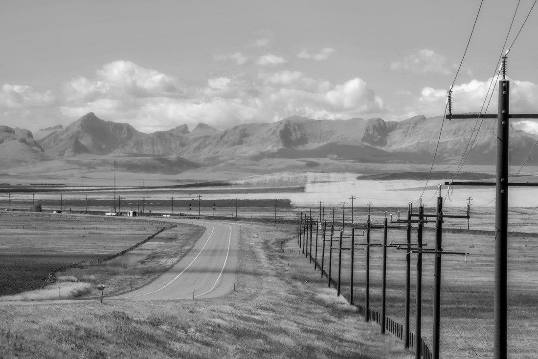 West of Cut Bank in Glacier County Montana 2000pc PuzzleBlack and White