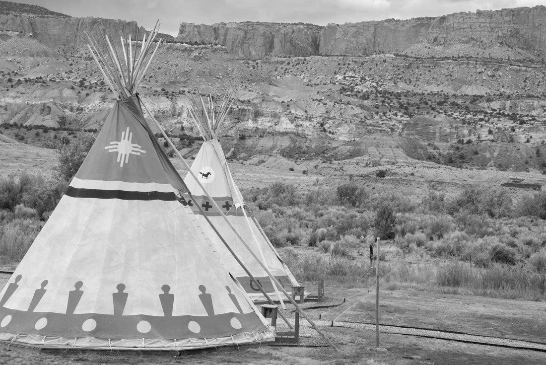 Noah Jigsaw Puzzle tepee, American Indian tents in Capitol Reef National Park in the United States in black white 2000 pieces