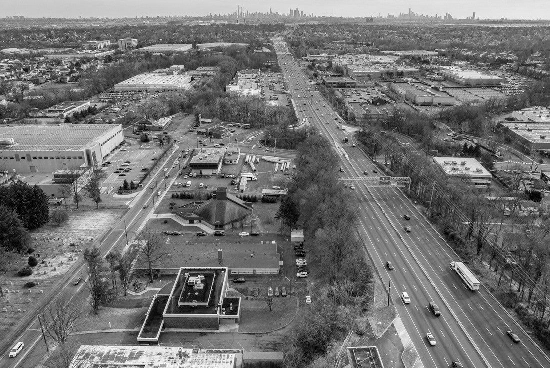 Clifton New Jersey 2000pc PuzzleBlack and White