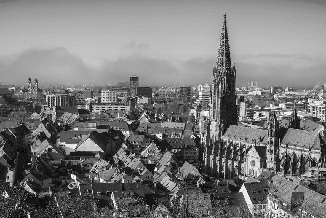 Germany, Freiburg im Breisgau city, Gothic cathedral in winter with cozy atmosphere, over skyline at sunset 2000pc PuzzleBlack and White