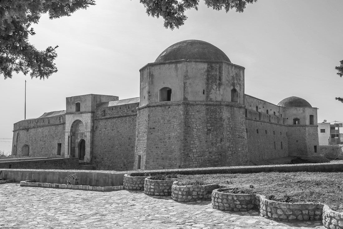 Noah Jigsaw Puzzle The Gar el Melh fortress in the far north of Tunisia in black white 2000 pieces