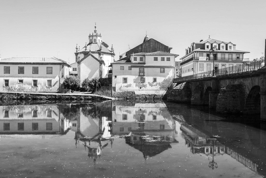 Beach view of the old town of Chaves, Portugal 2000pc PuzzleBlack and White