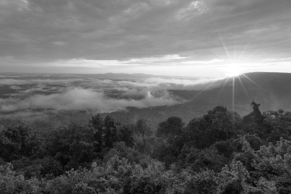 Morning sun rays through clouds and fog over mountains in Arkansas Grand Canyon 2000pc PuzzleBlack and White