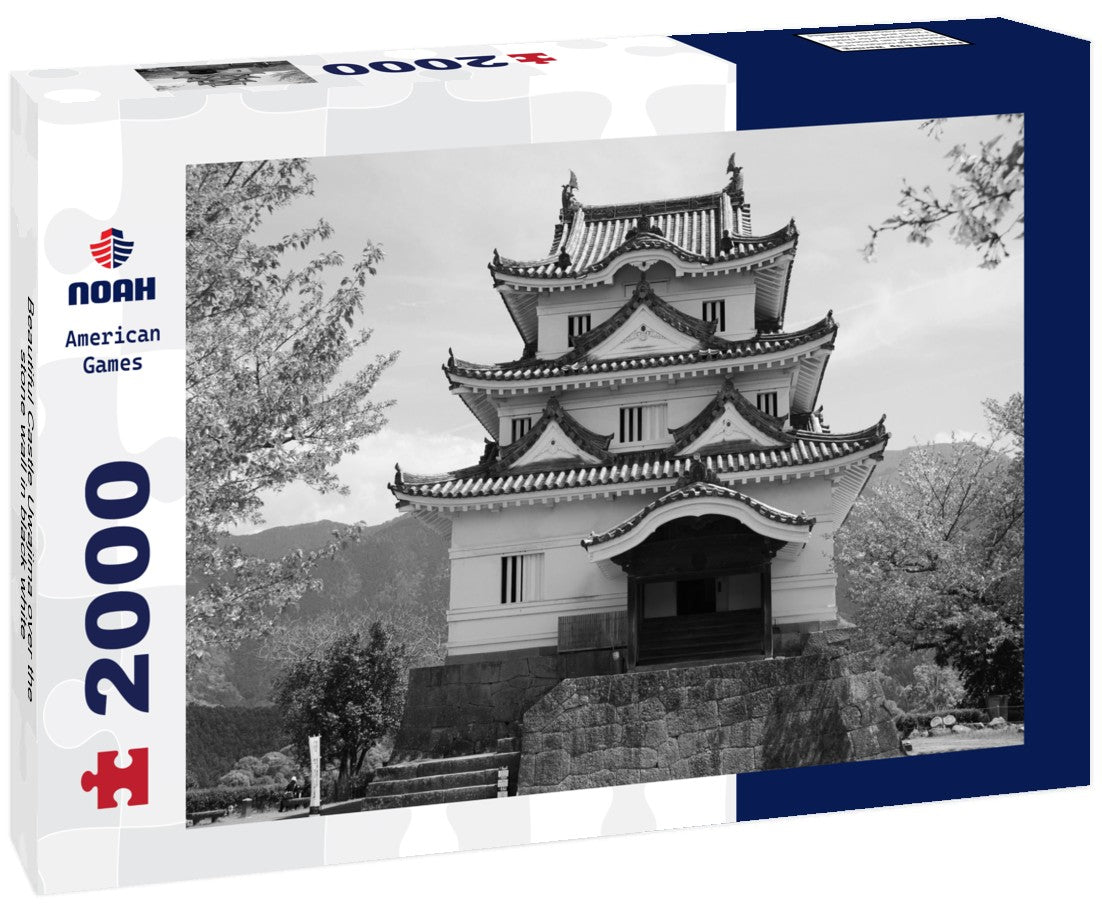 Beautiful Castle Uwajima over the stone wall 2000pc PuzzleBlack and White