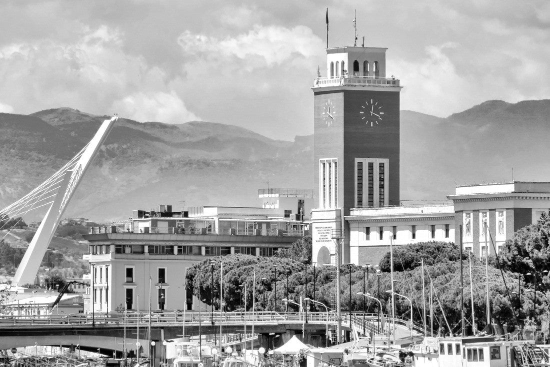 Noah Jigsaw Puzzle View of the town hall of Pescara and surrounding buildings, Pescara, Italy in black white 2000 pieces