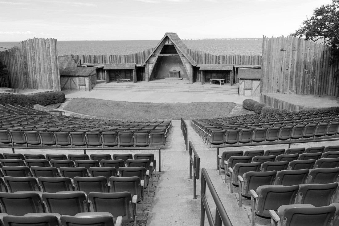 Waterside Theater at the Fort Raleigh National Historic Site on Roanoke Island, North Carolina 2000pc PuzzleBlack and White