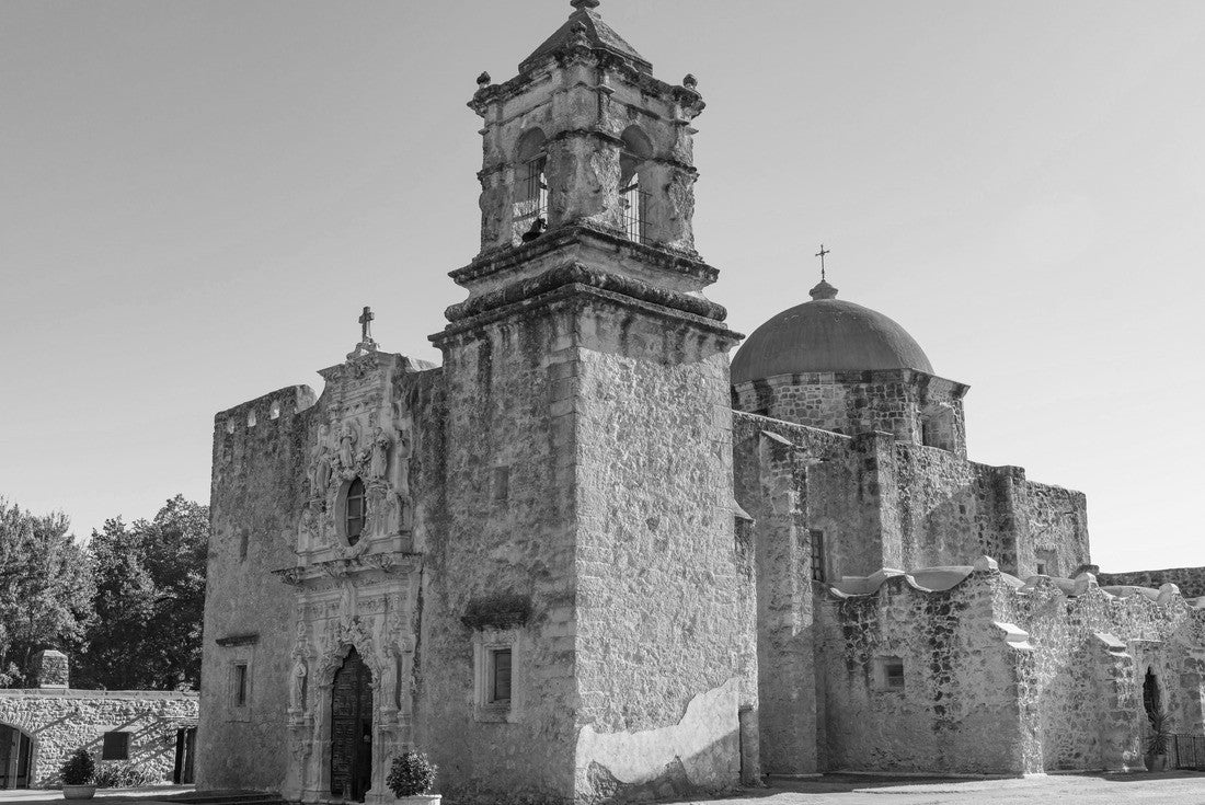 Mission San Jose in San Antonio Missions National Historic Park, Texas 2000pc PuzzleBlack and White